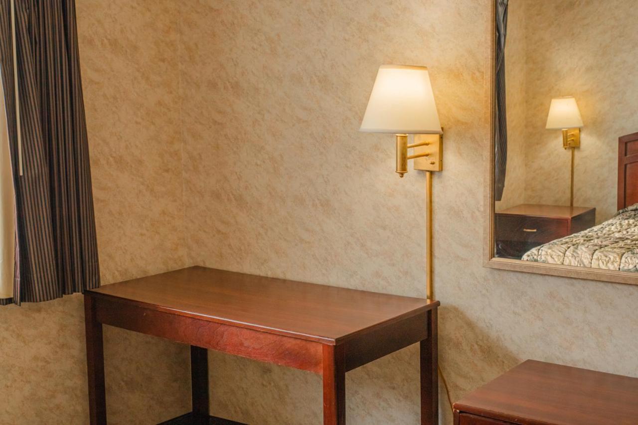Colfax Inn By Marifah エクステリア 写真